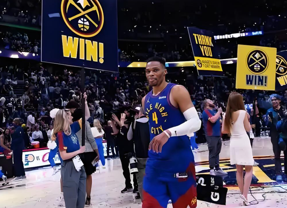 com, 他能不能共, 阵容上来看